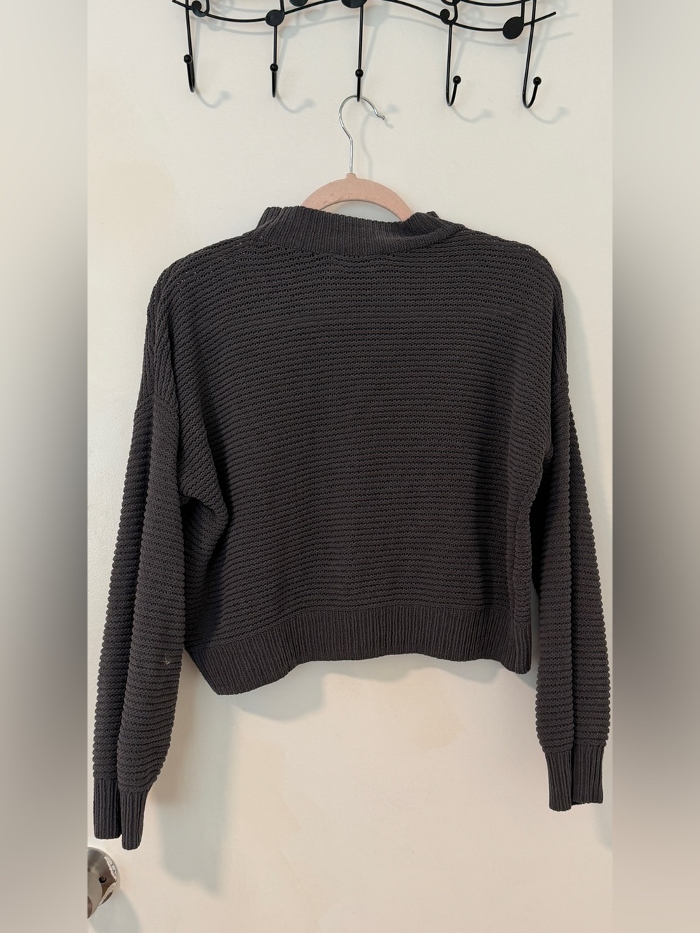 Hollister gray mock neck cropped sweater - Picture 7 of 7